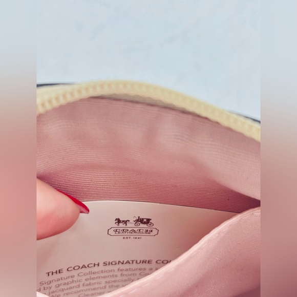 COACH SIGNATURE COLLECTION JACQUARD WRISTLET WITH LOGO CHARM  IN KHALI & BRONZE - Picture 12 of 15